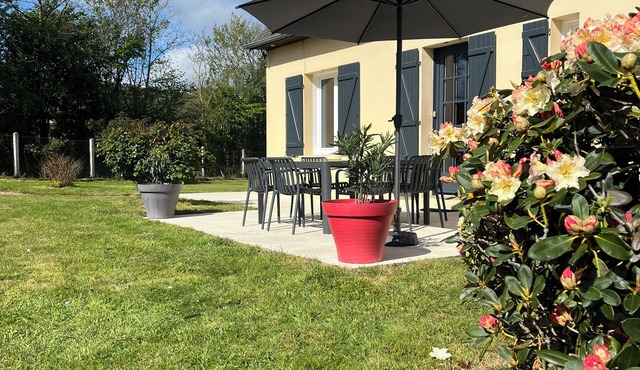 House with a garden for 8 people in Swiss Normandy. The Apple Trees of Belle Etoile.
