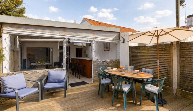 House with garden for 8, 550m from the beach