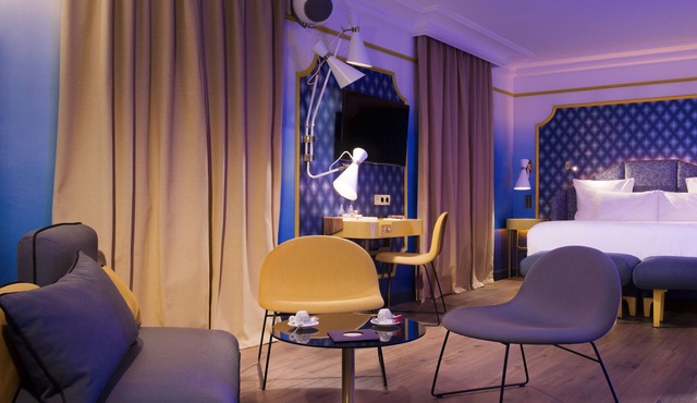 Idol Hotel
