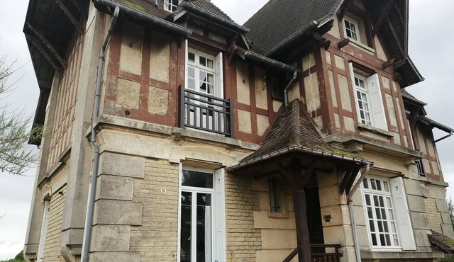 Independent ground floor with garden on the seaside.