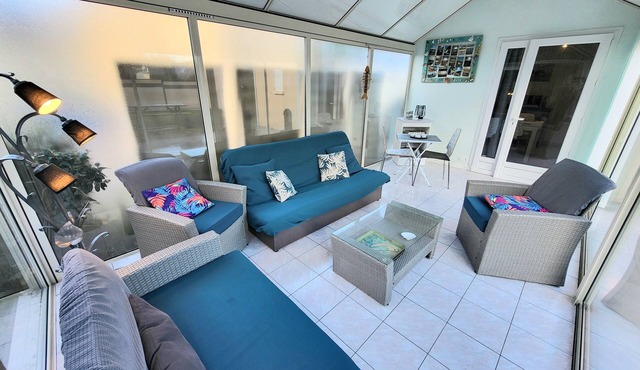 Jolie Maison De Plage Cyprange Apartment with Private Terrace, Garden, and Wi-Fi