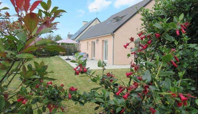 L'HIPPOCAMPE Bright house with garden near beach