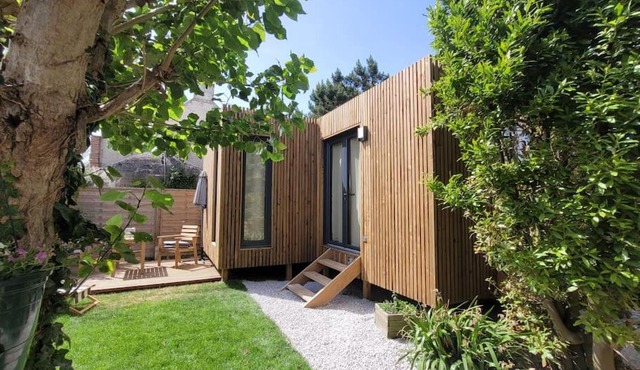 "La cabane du sentier", tiny house sur pilotis avec petit jardin, proche de la mer et du site naturel des 2 caps