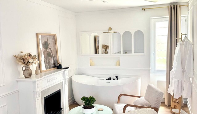 La Folie Blanche - Entire house with garden, spa, parking, and barbecue