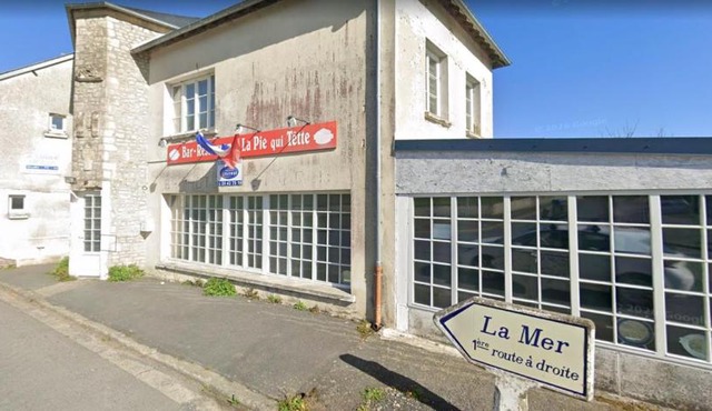 La Pie qui têtte lieu historique Chambre 3 libre acces a la salle de restaurant