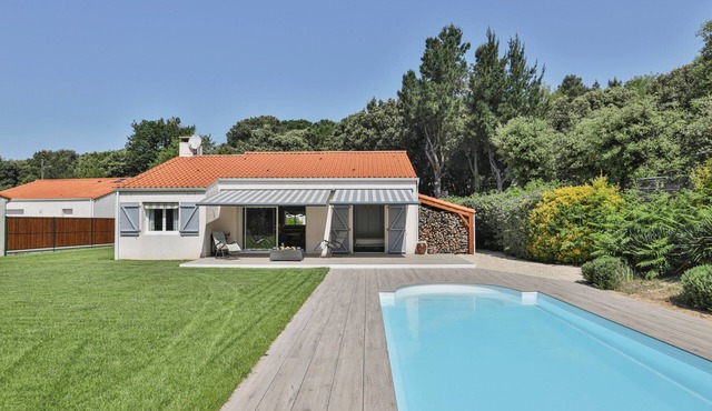 La Villa Jardaise - Three Bedroom House, Sleeps 6