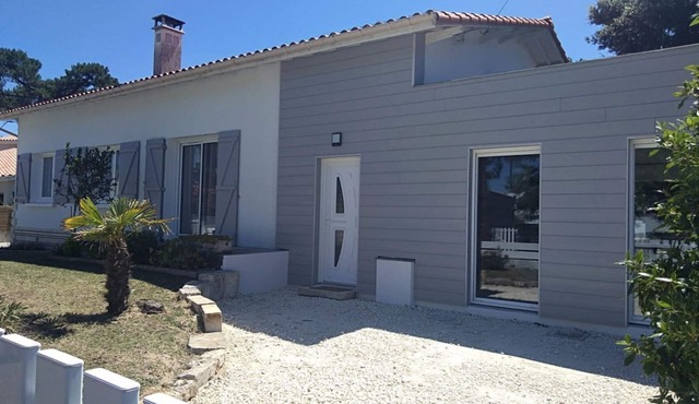 Large, comfortable house (11 people) 300 from the sea