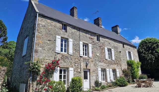 Large family home - close to beach, center and shops