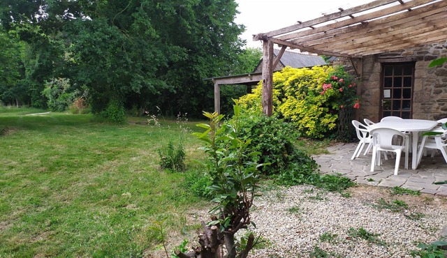 Large farmhouse in the countryside, quiet and cosy