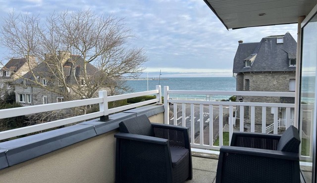 Large sea-view apartment in Saint-Cast-le-Guildo | 7 guests | Ref 390