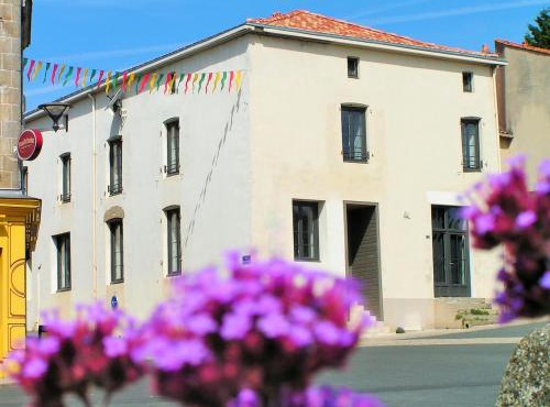Les Glaneuses - 2 logements en centre bourg de 4 à 10 personnes à 3 min du Puy duFou