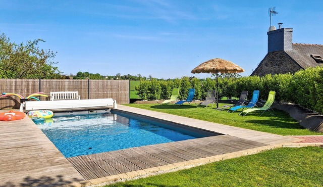 Lovely home in Canihuel with heated swimming pool