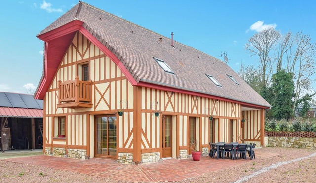 Lovely home in Valorbiquet with WiFi