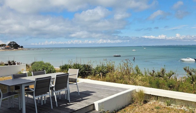 Magnificent villa facing the sea on Plage du Vieil in Noirmoutier