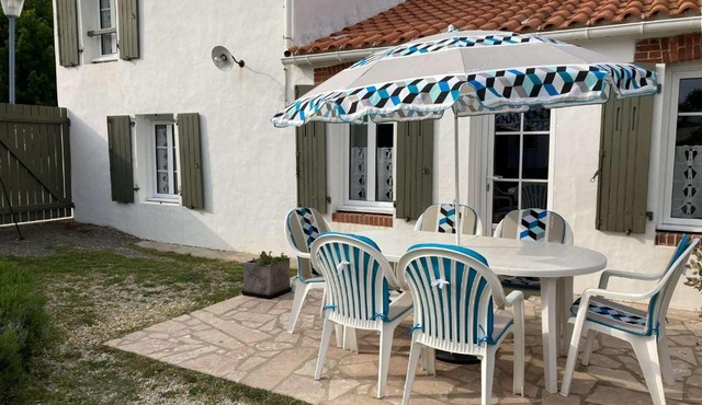 Maison charmante 6 pers, jardin clos, TV et Wifi, proche commerces et plage, petit chien accepté. - FR-1-224B-165