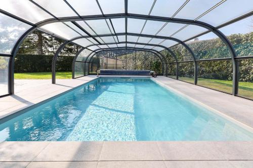 Maison de charme 13p piscine, jardin et cinéma