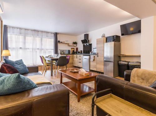 Maison de ville à St Nazaire, près du front de mer, climatisée, 3 chambres avec sdb privatives, WiFi - FR-1-306-1203