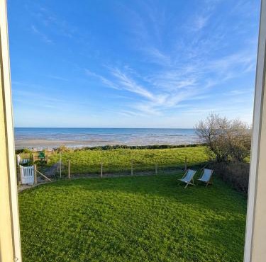 Maison Front de mer accès direct plage