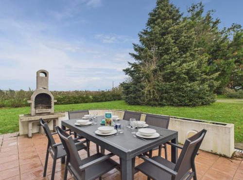 Maison jardin et bbq -piscine commune- 4 adt 2 enf
