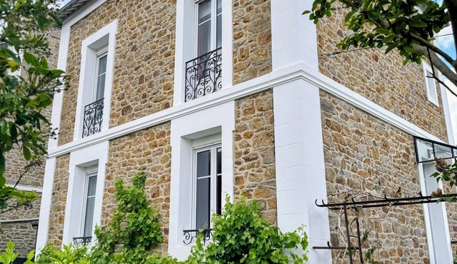 Malouine 300m from Rochebonne beach. Shops, bars, surfing, restaurants 5 min away