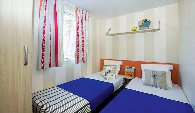 Mobile Home | Comfort | 2 Bedrooms | 4–6 people | Raised Deck | A/C | TV
