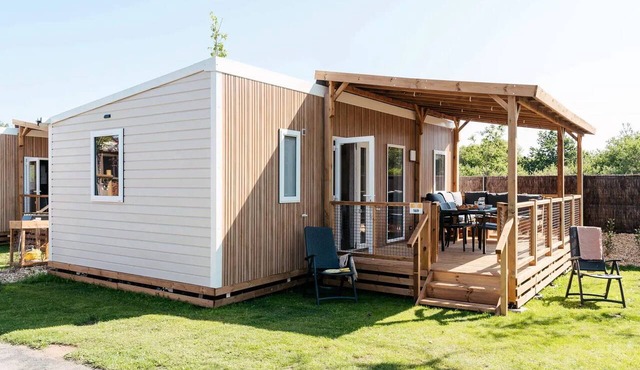 Mobile Home | Premium | 3 Bedrooms | 6 Guests | Raised Deck | A/C | TV