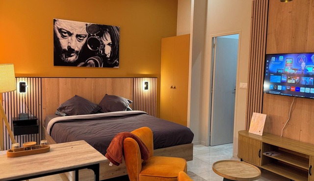 Modern, fully-equipped studio