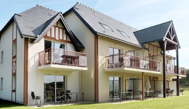 Nice apartment for 5 people with pool, WIFI, TV, terrace and pets allowed