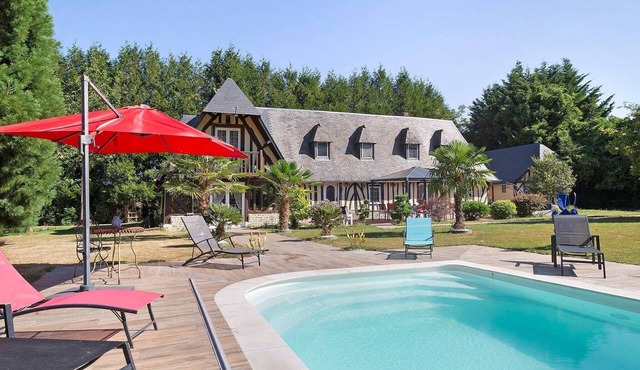 Normandy House: Spa, Pool, Jacuzzi & Tennis – 12 Guests