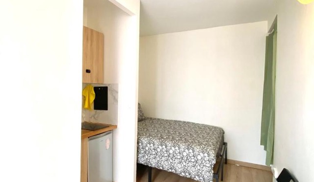 Paris 15eme Cozy Studio Walk to Eiffel Tower Steps to Multiple Metro Lines