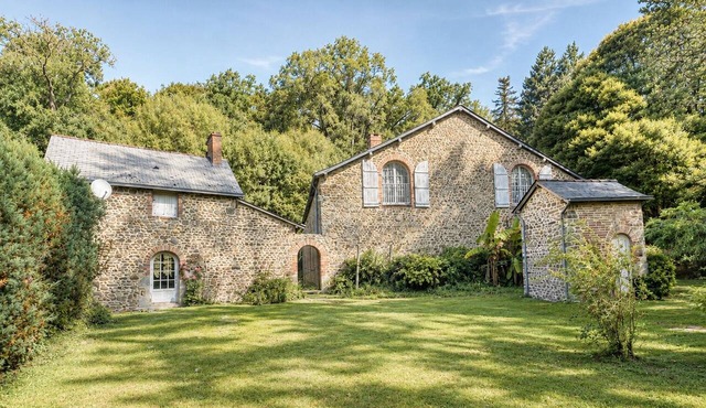 Private Coach House on a French Château Estate