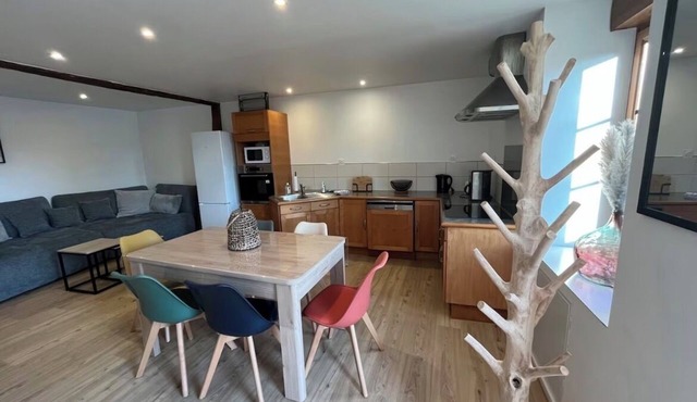 Quiet country house 5 minutes from Mont Saint Michel. Sleeps 6 with baby