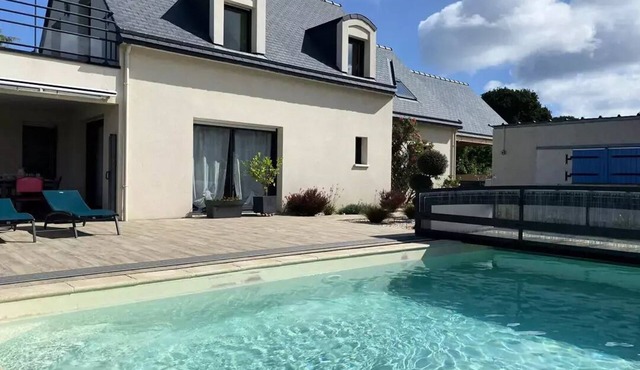 Schönes modernes Haus in Erquy, mit einem privaten Pool.