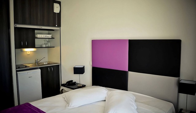 Seaside Apt w/Pool Near La Baule Beach & Thalasso Center