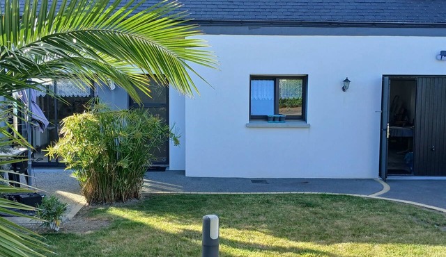 Single-family home in a very quiet neighborhood, 2 km³ from the beach.