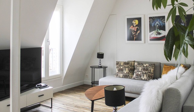Spacious and modern nest with a view on Paris