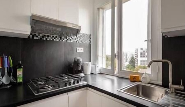 Spacious apartment just outside Paris