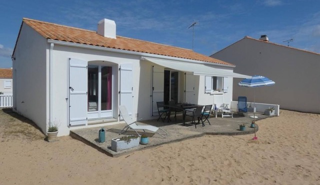 Spacious holiday home in Notre-Dame-de-Monts - 6 pers, pets allowed