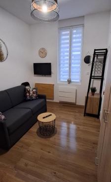 Studio agréable, stationnement gratuit, quartier Anglais