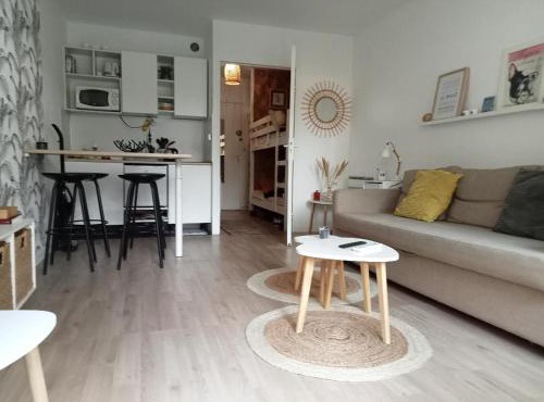 Studio cabine piscine sous les pins