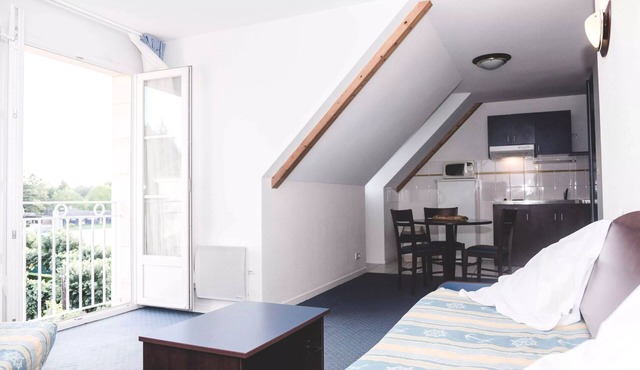 Studio for 3 People
