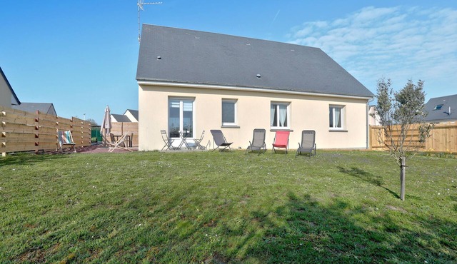 Stunning home in Créances with WiFi