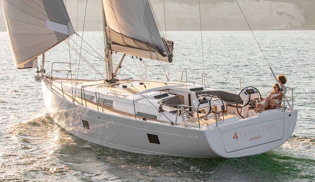 Sun-Kissed Sailing Adventure in Golfo de Morbihan, Brittany