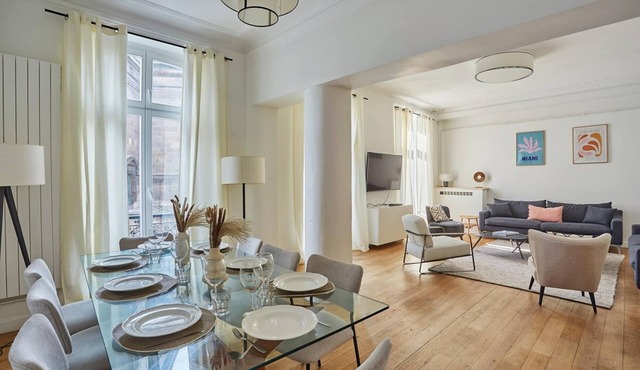 Superb Apartment Center of Paris-montmartre