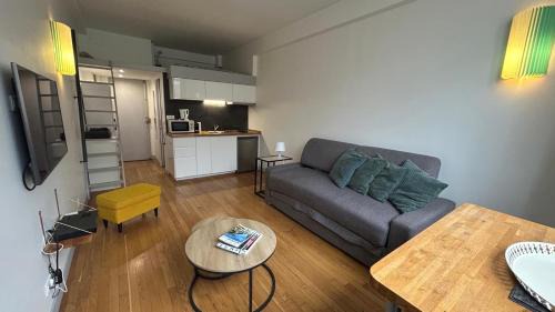 Superbe Studio Avec Mezzanine au centre de Paris