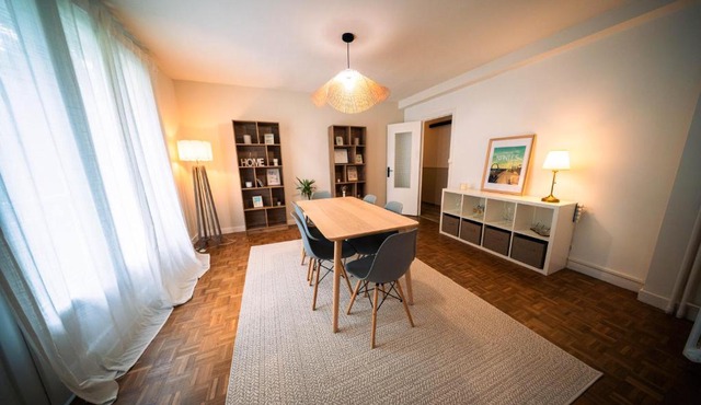 T3 lumineux avec balcon et parking, 6 pers, Procé