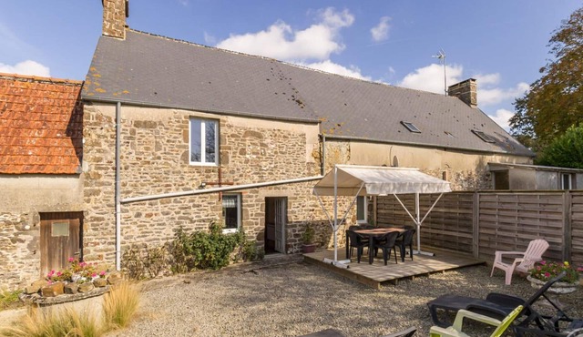 Terraced house with garden near beaches, pets allowed