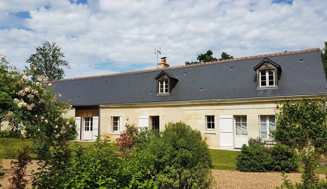 Touraine-style house in the heart of nature, ideal for a large family or group of friends