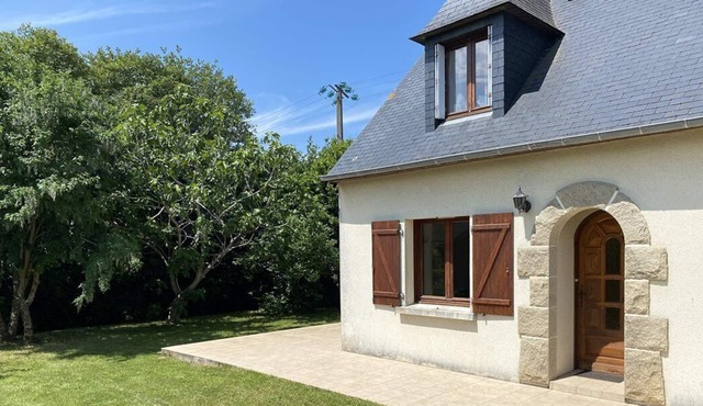 Très Jolie Maison Dans le Bourg de Plévenon