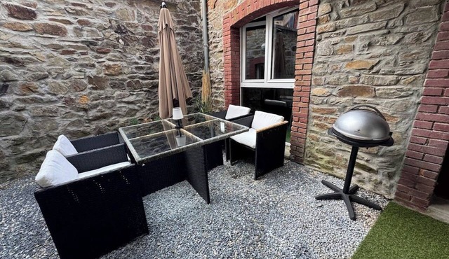 Traditional Granville-Style House, Beach Within Walking Distance, Patio, and Ping Pong Table - Pets Welcome